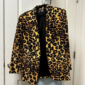 Nora Noh Vintage Animal Print 100 % Silk Blazer Womens Size 10 Padded Shoulders